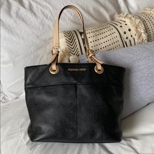 Michael Kors Bags - Michael Kors Medium Tote Bag Michael Kors Bags - Michael Kors Medium Tote Bag